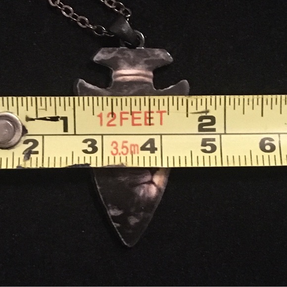 Lion Face Arrowhead Shaped Fashion Jewelry Necklace - Picture 9 of 10